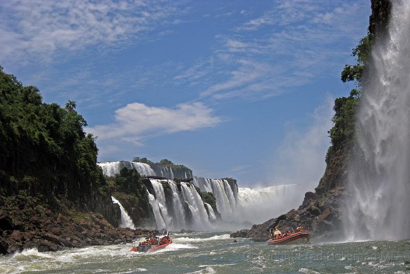 20071204 120351 Canon 4000x2677 .jpg - The Falls tumbling into the Brazo San Martin a branch of the Iguazu River